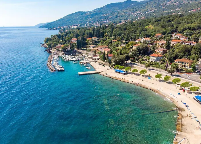 Apartment Amazing In With Kitchen