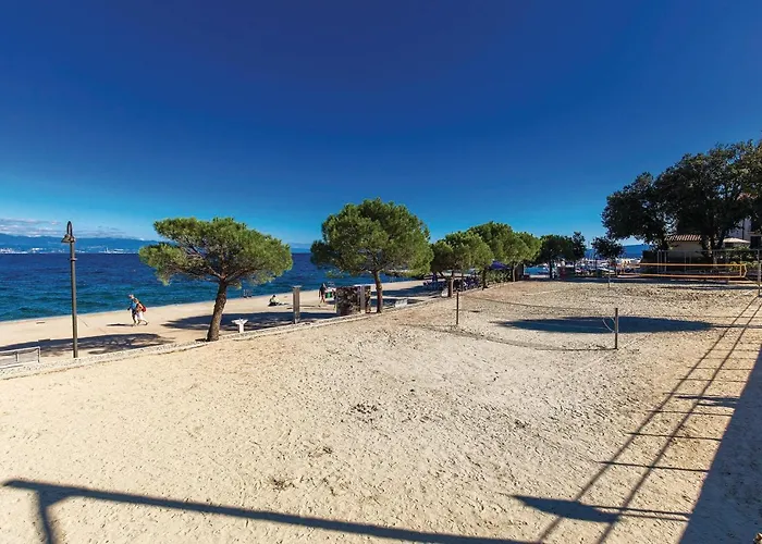 Amazing In With Kitchen Apartment