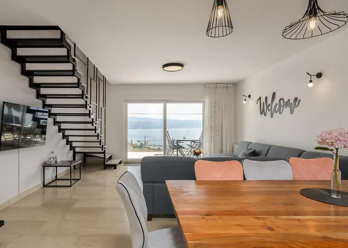 Amazing In With Kitchen *