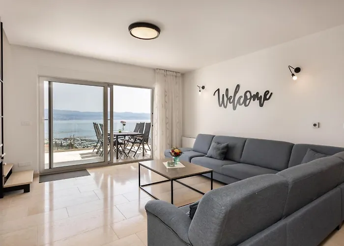 Amazing In With Kitchen *