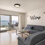 Pet Friendly In *