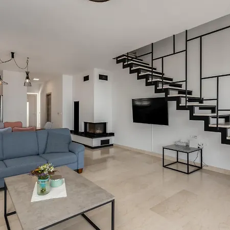 Amazing In With Kitchen