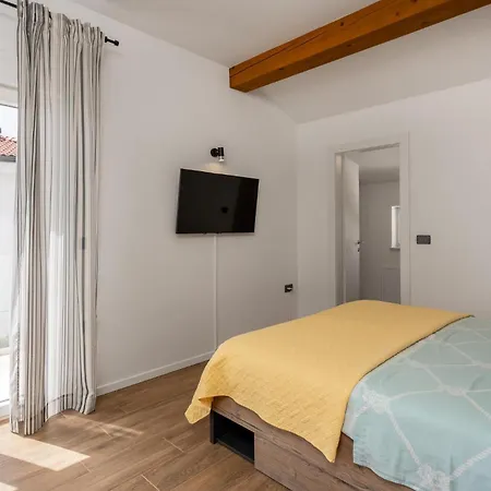 Amazing In With Kitchen