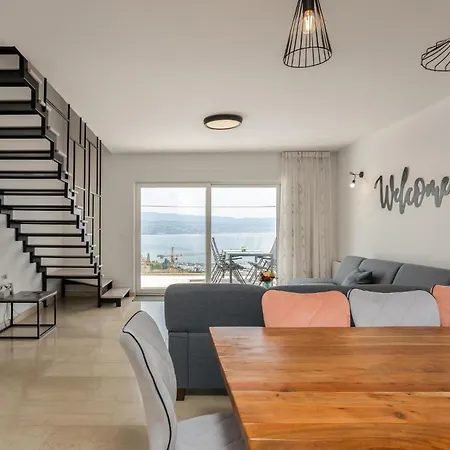 Amazing In With Kitchen *