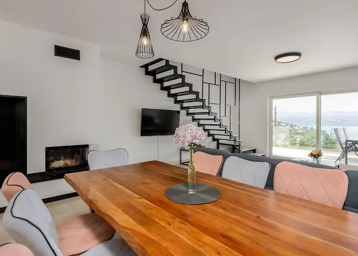 Amazing In With Kitchen