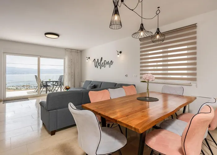 Amazing In With Kitchen Apartment
